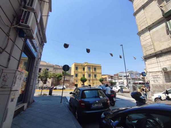 negozio in affitto a Napoli in zona Vicaria