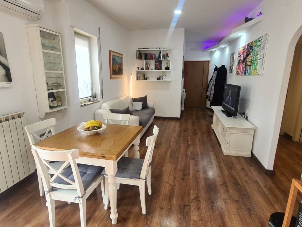 appartamento in affitto a Napoli in zona Chiaia