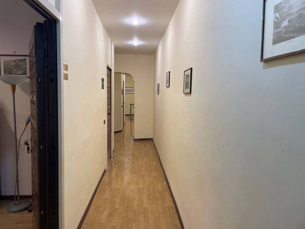 ufficio in affitto a Napoli in zona Chiaia