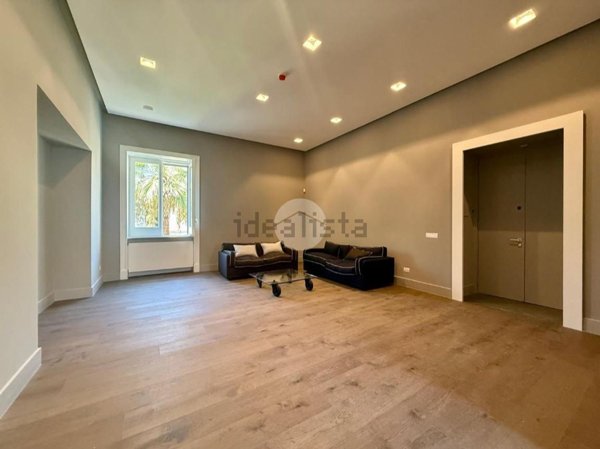 appartamento in affitto a Napoli in zona Chiaia