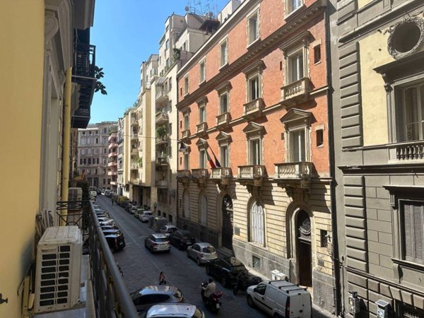 appartamento in affitto a Napoli in zona Chiaia
