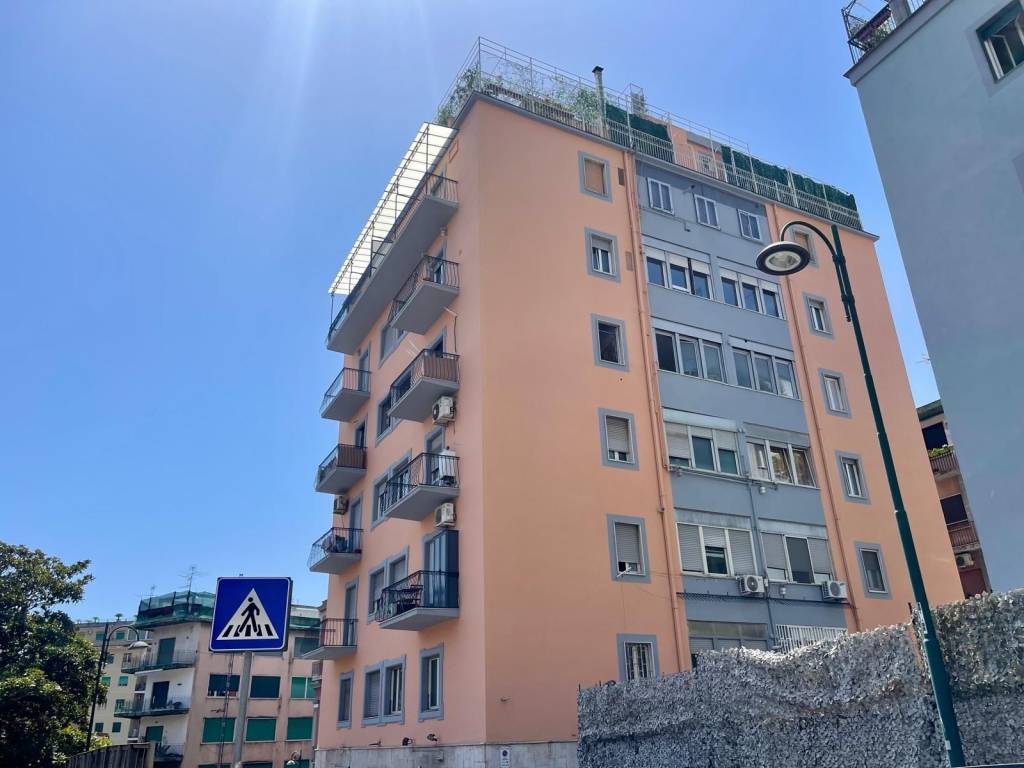 appartamento in affitto a Napoli in zona Chiaia