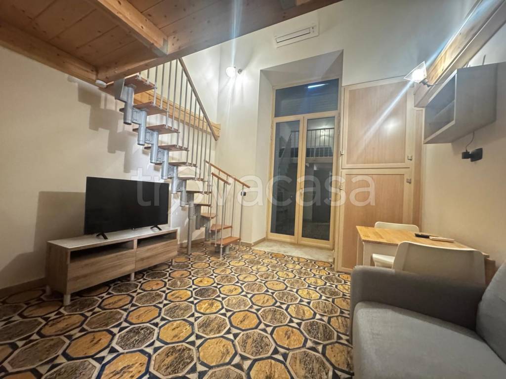 appartamento in affitto a Napoli in zona Stella