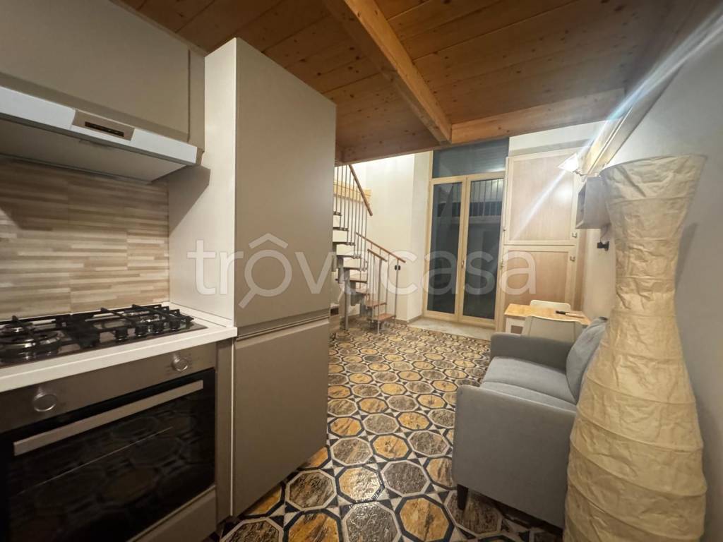 appartamento in affitto a Napoli in zona Stella