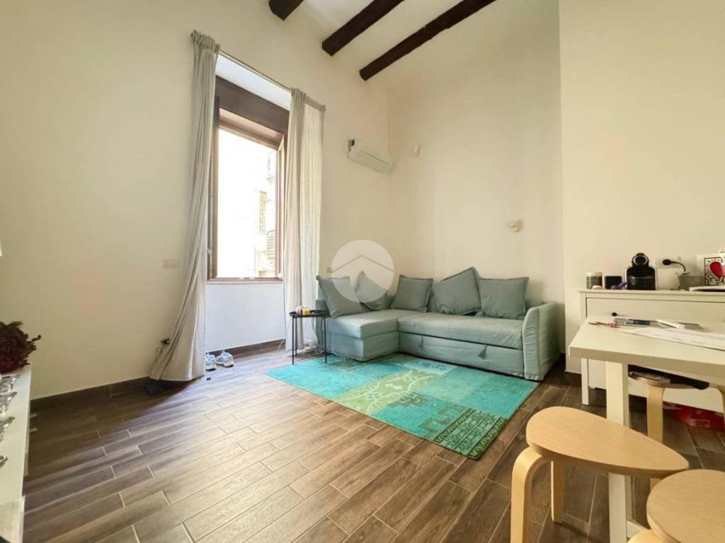 appartamento in affitto a Napoli in zona Porto
