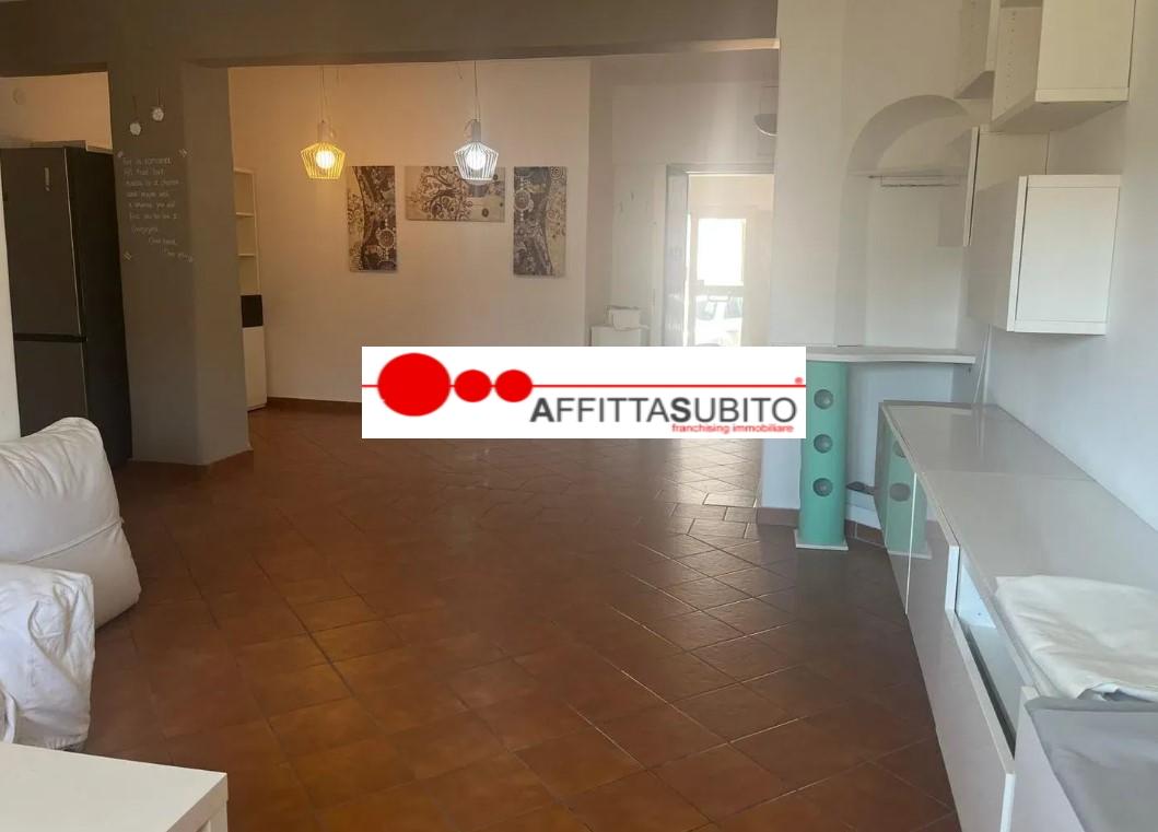 appartamento in affitto a Napoli in zona Chiaia