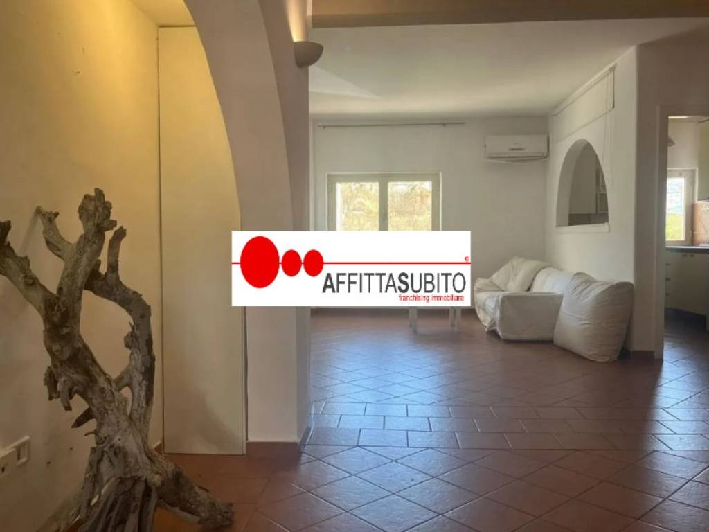 appartamento in affitto a Napoli in zona Chiaia