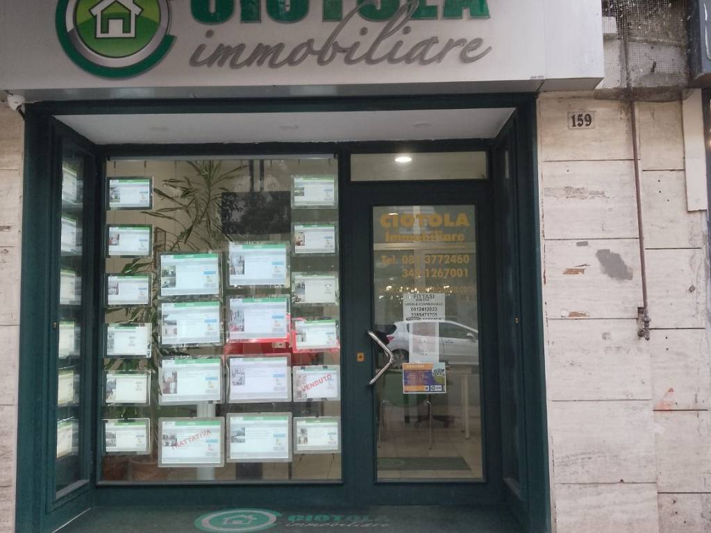 negozio in affitto a Napoli in zona Soccavo
