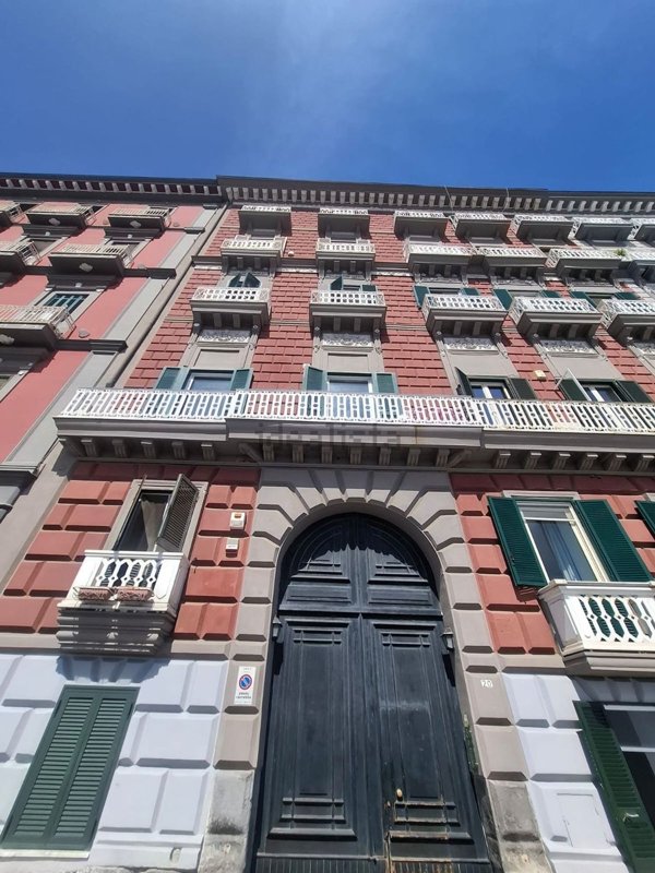 appartamento in affitto a Napoli in zona Chiaia