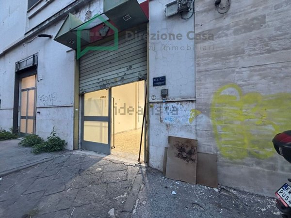locale commerciale in affitto a Napoli in zona Vicaria