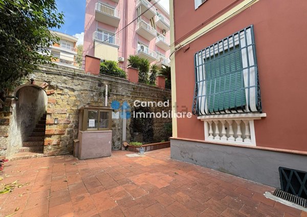 appartamento in affitto a Napoli in zona Chiaia