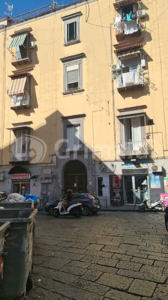 appartamento in affitto a Napoli in zona San Carlo all'Arena