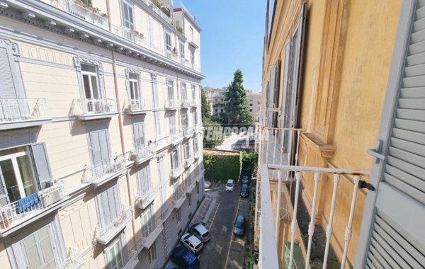 appartamento in affitto a Napoli in zona Chiaia