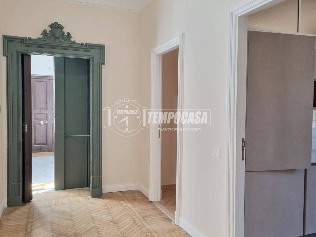 appartamento in affitto a Napoli in zona Chiaia