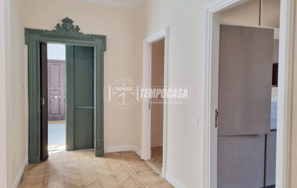 appartamento in affitto a Napoli in zona Chiaia