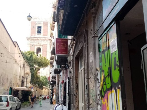 negozio in affitto a Napoli in zona Centro Antico