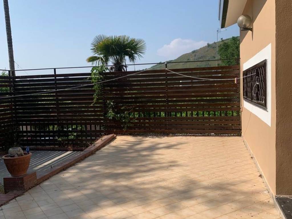 casa indipendente in affitto a Napoli in zona Pianura