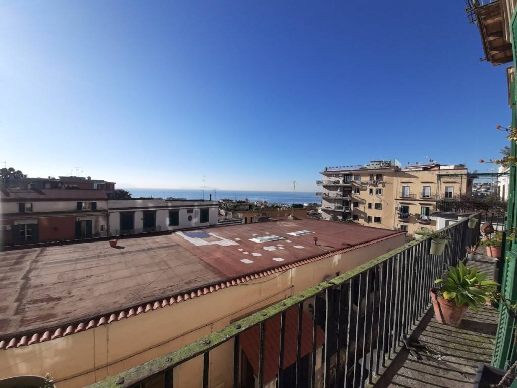 appartamento in affitto a Napoli in zona Chiaia