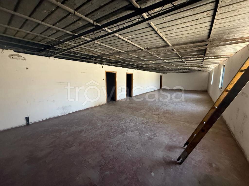 ufficio in affitto a Napoli in zona Zona Industriale-Ferrovia