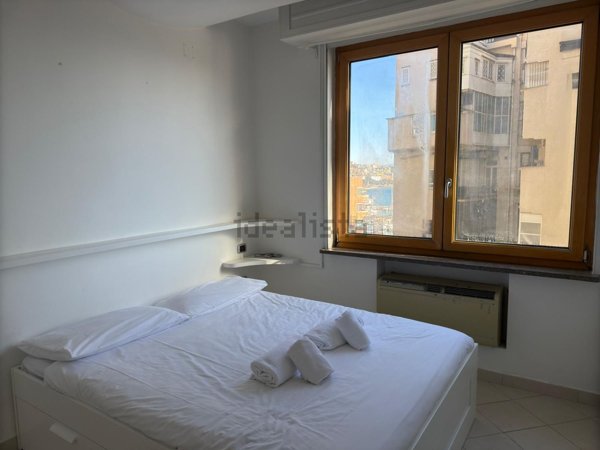appartamento in affitto a Napoli in zona Chiaia