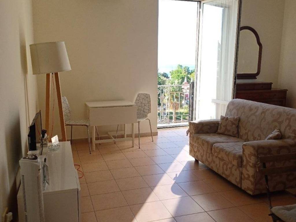 appartamento in affitto a Napoli in zona Chiaia