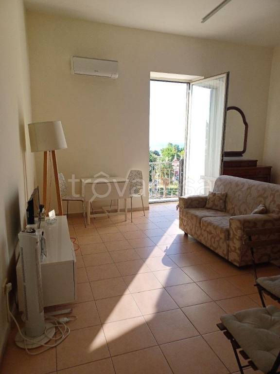 appartamento in affitto a Napoli in zona Chiaia