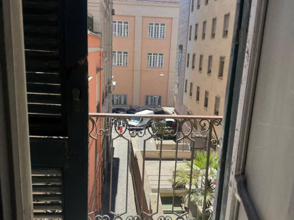 appartamento in affitto a Napoli in zona Chiaia