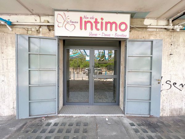 locale commerciale in affitto a Napoli in zona Capodimonte / Colli Aminei