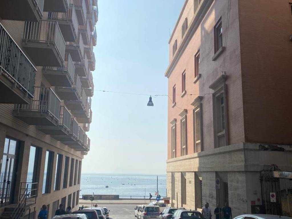 appartamento in affitto a Napoli in zona Chiaia