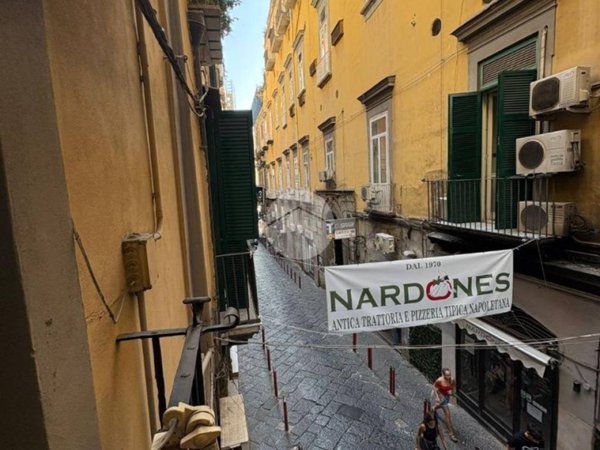 appartamento in affitto a Napoli in zona Chiaia