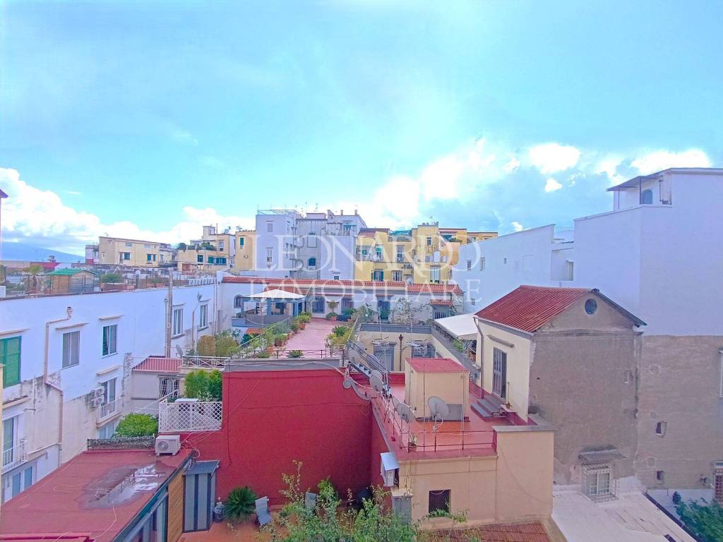 appartamento in affitto a Napoli in zona Chiaia