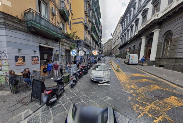 locale commerciale in affitto a Napoli