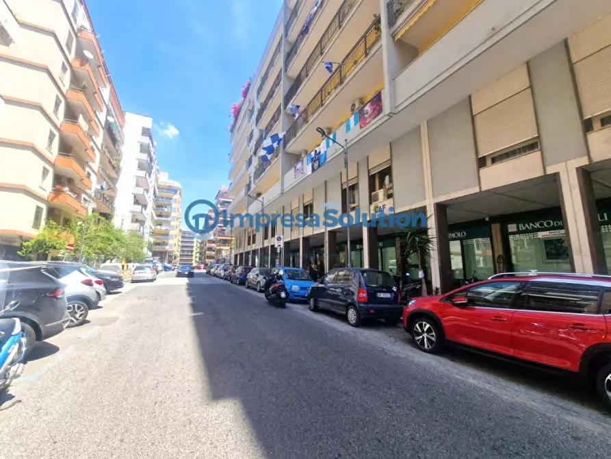 negozio in affitto a Napoli