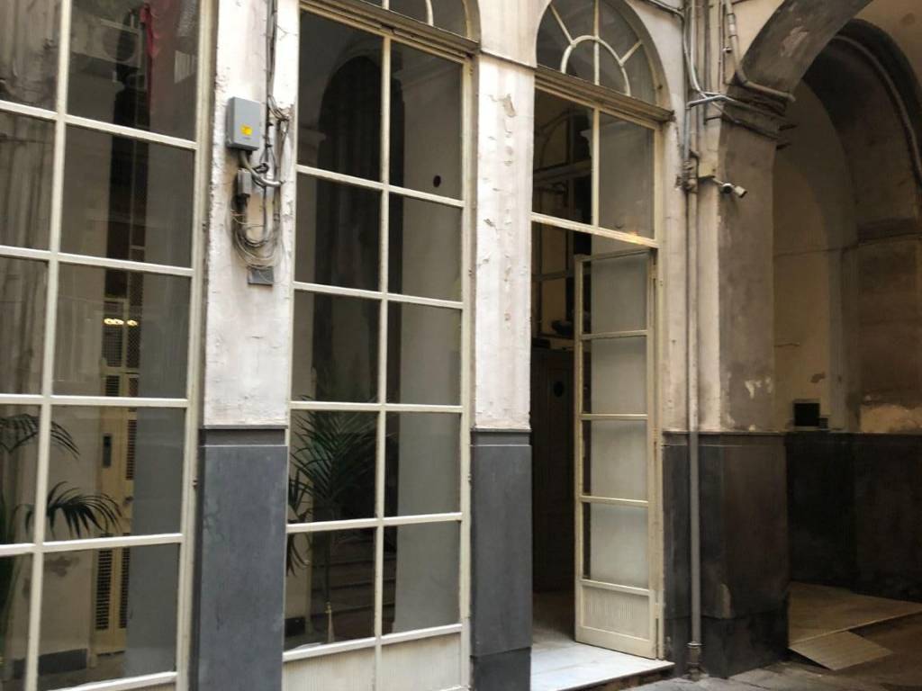 appartamento in affitto a Napoli in zona Chiaia