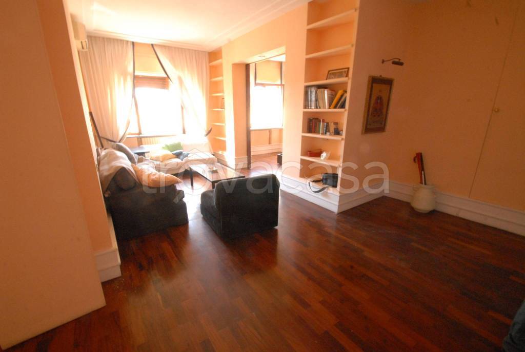 appartamento in affitto a Napoli in zona Porto