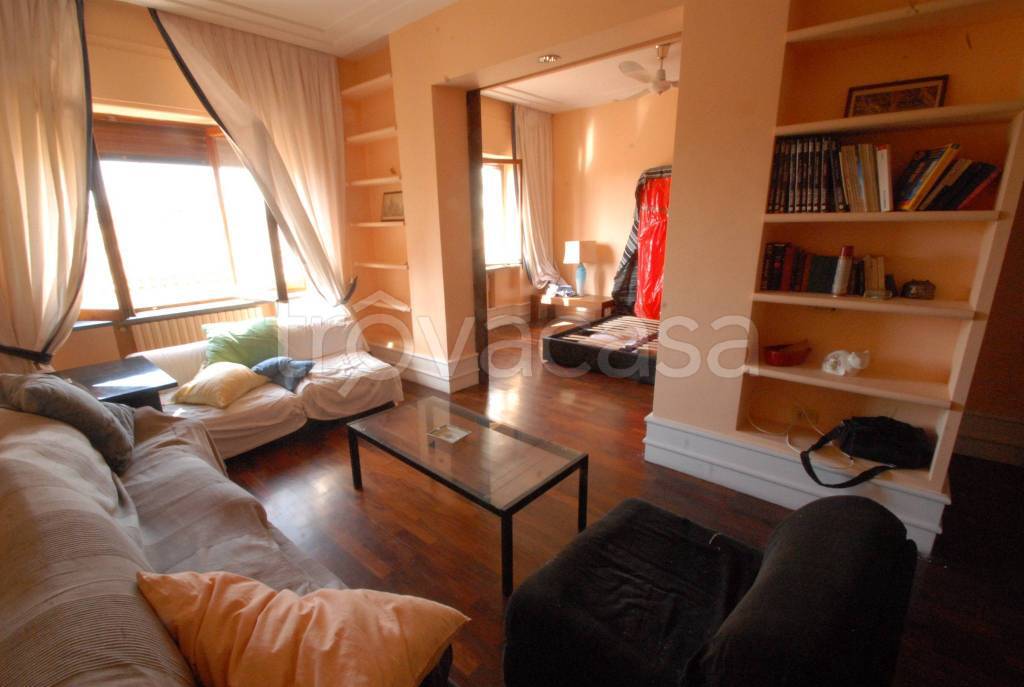 appartamento in affitto a Napoli in zona Porto