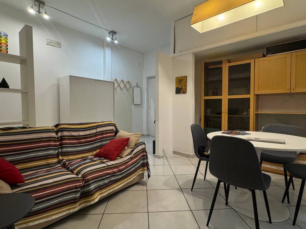 appartamento in affitto a Napoli in zona Chiaia