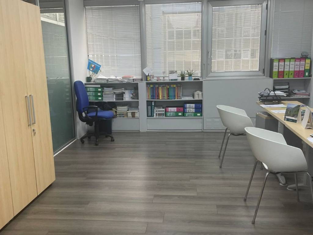 ufficio in affitto a Napoli in zona Poggioreale