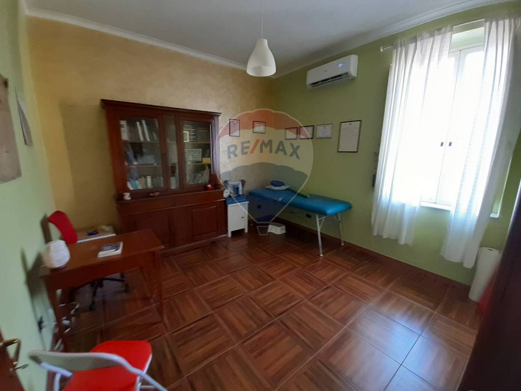 appartamento in affitto a Napoli in zona San Carlo all'Arena