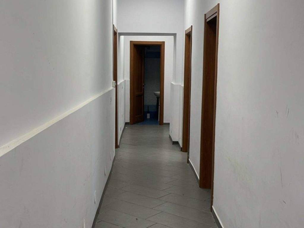 ufficio in affitto a Napoli in zona Barra