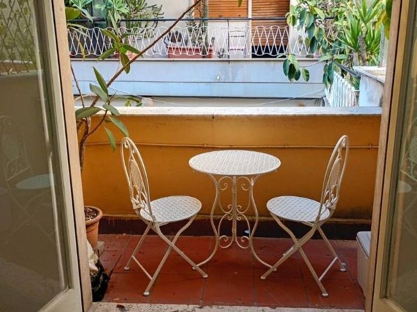 appartamento in affitto a Napoli in zona Chiaia
