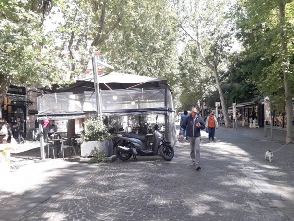 locale commerciale in affitto a Napoli in zona Vomero