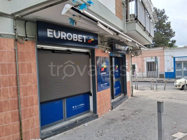 negozio in affitto a Napoli in zona Soccavo