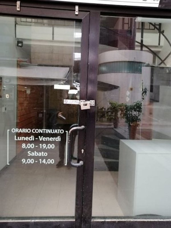 locale commerciale in affitto a Napoli