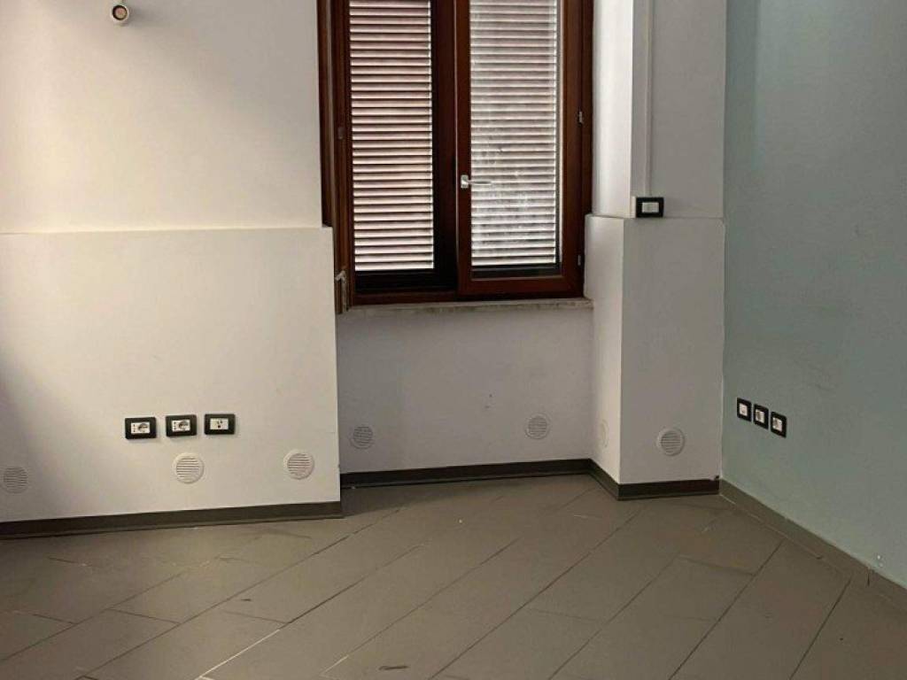 ufficio in affitto a Napoli in zona Barra
