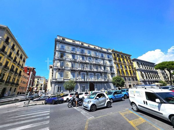 appartamento in affitto a Napoli in zona Chiaia