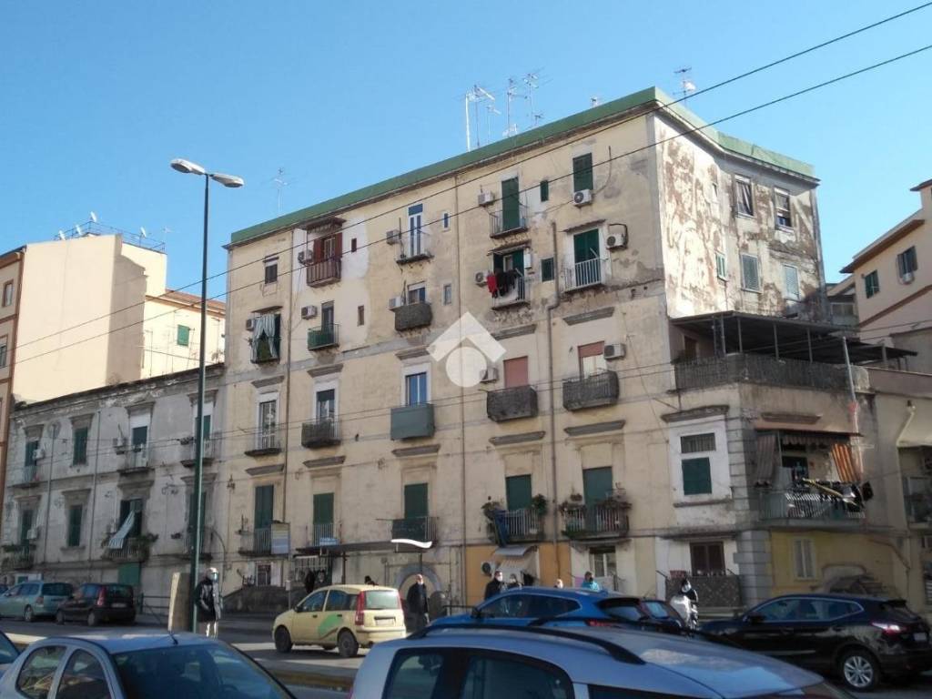 appartamento in affitto a Napoli in zona Stella
