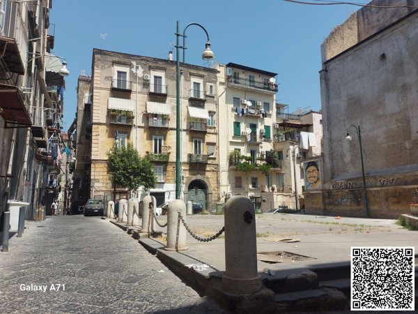 locale di sgombero in affitto a Napoli