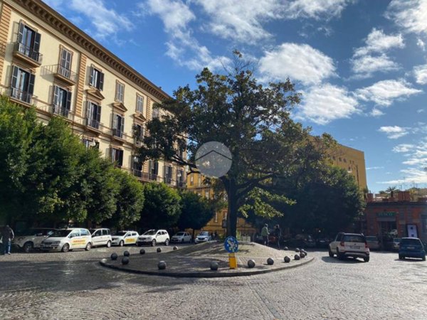 appartamento in affitto a Napoli in zona Chiaia