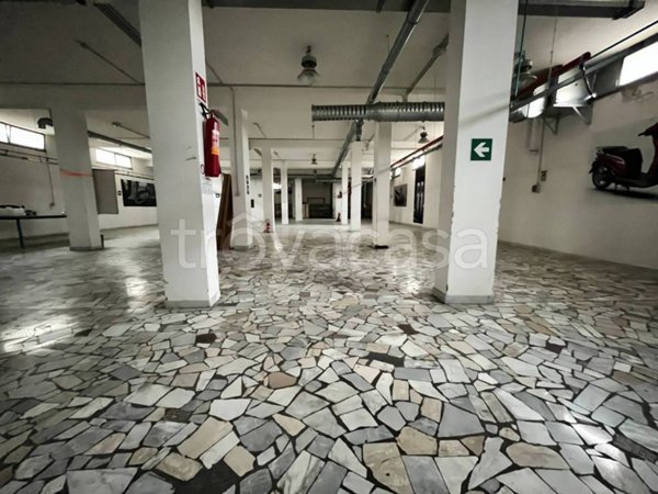 negozio in affitto a Napoli in zona Secondigliano